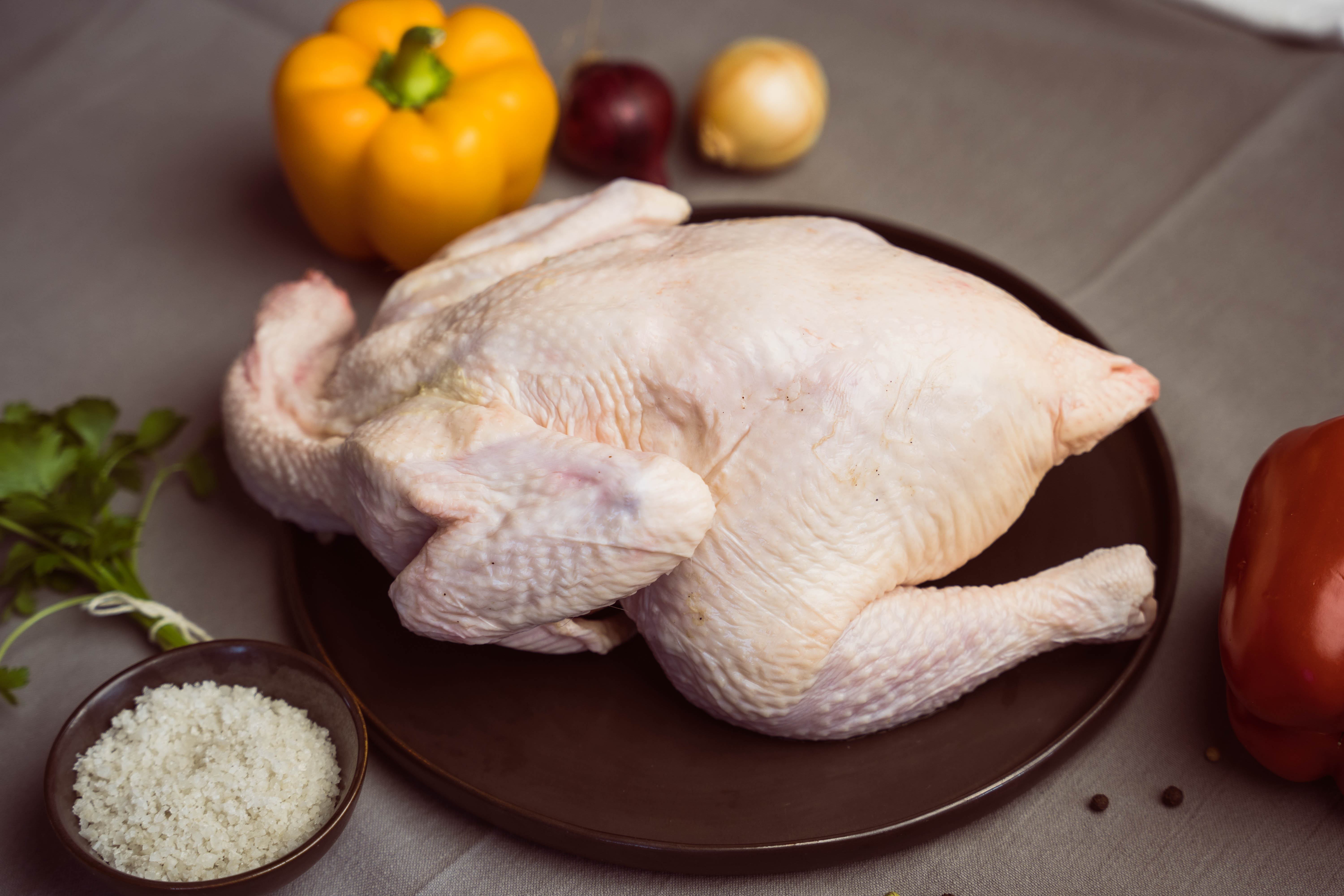 BIO-Bauern-Hähnchen aus Freilandhaltung á 2,4 kg, DE-ÖKO-006